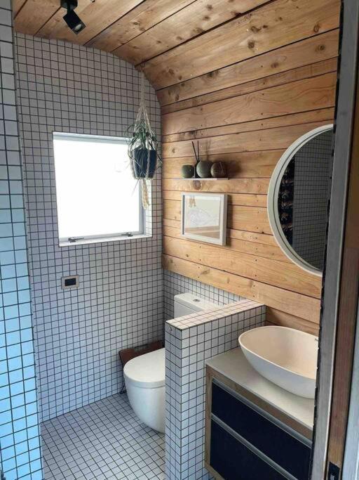 Electric Waihi Beach House - Family & Dog Friendly, Close To Beach, Pool Table, Outdoor Fire Room, Skate Ramp Bowentown Exterior foto