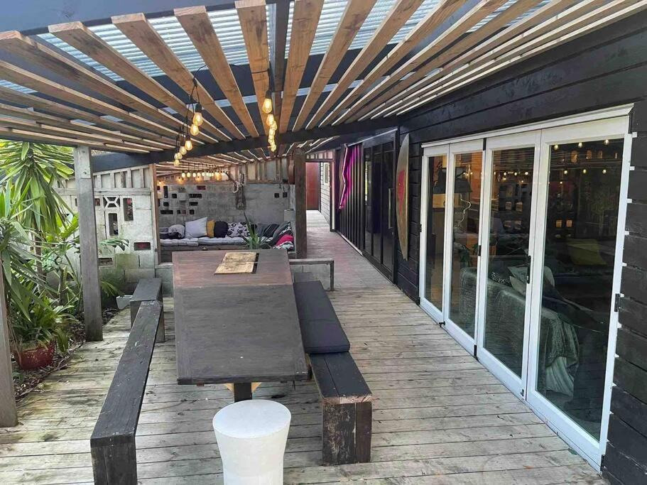 Electric Waihi Beach House - Family & Dog Friendly, Close To Beach, Pool Table, Outdoor Fire Room, Skate Ramp Bowentown Exterior foto